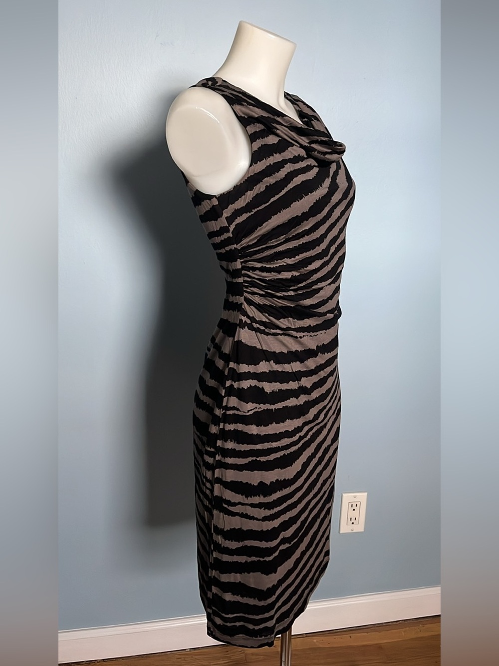 LOFT RUCHED SLEEVELESS STRIPED DRESS 👗 Size XSP - Picture 3 of 14